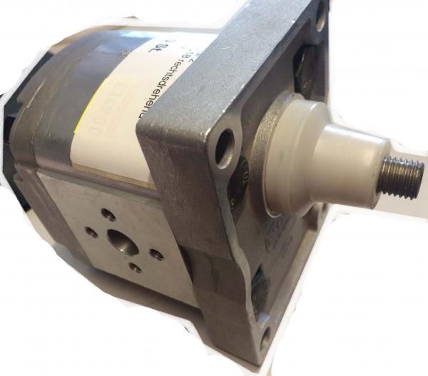 Hydraulikpumpe GR 2 rechtsdrehend 8,2 l 18ccm konisch
